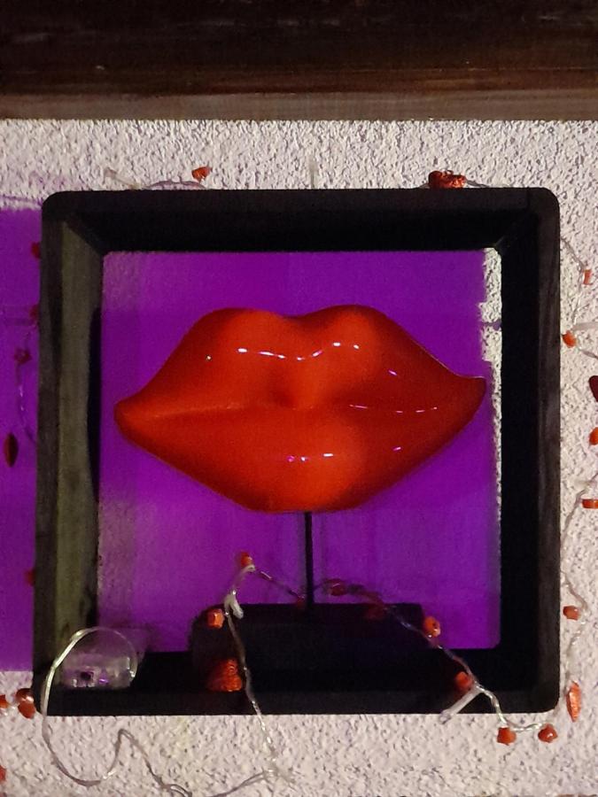 Love Room Le Rouge Et Noir Barr Eksteriør billede