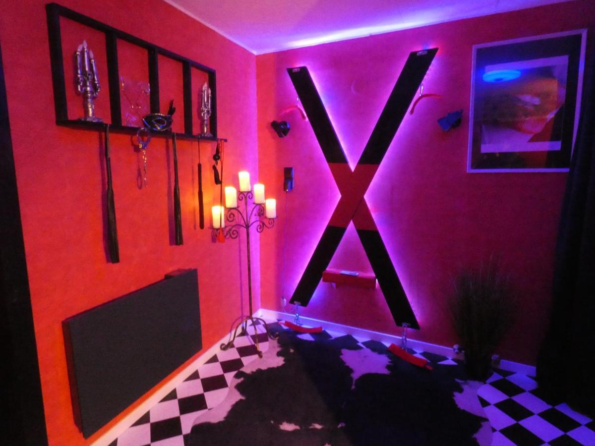 Love Room Le Rouge Et Noir Barr Eksteriør billede