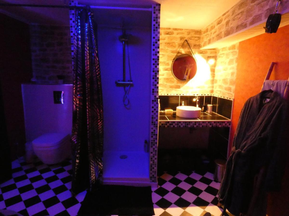 Love Room Le Rouge Et Noir Barr Eksteriør billede