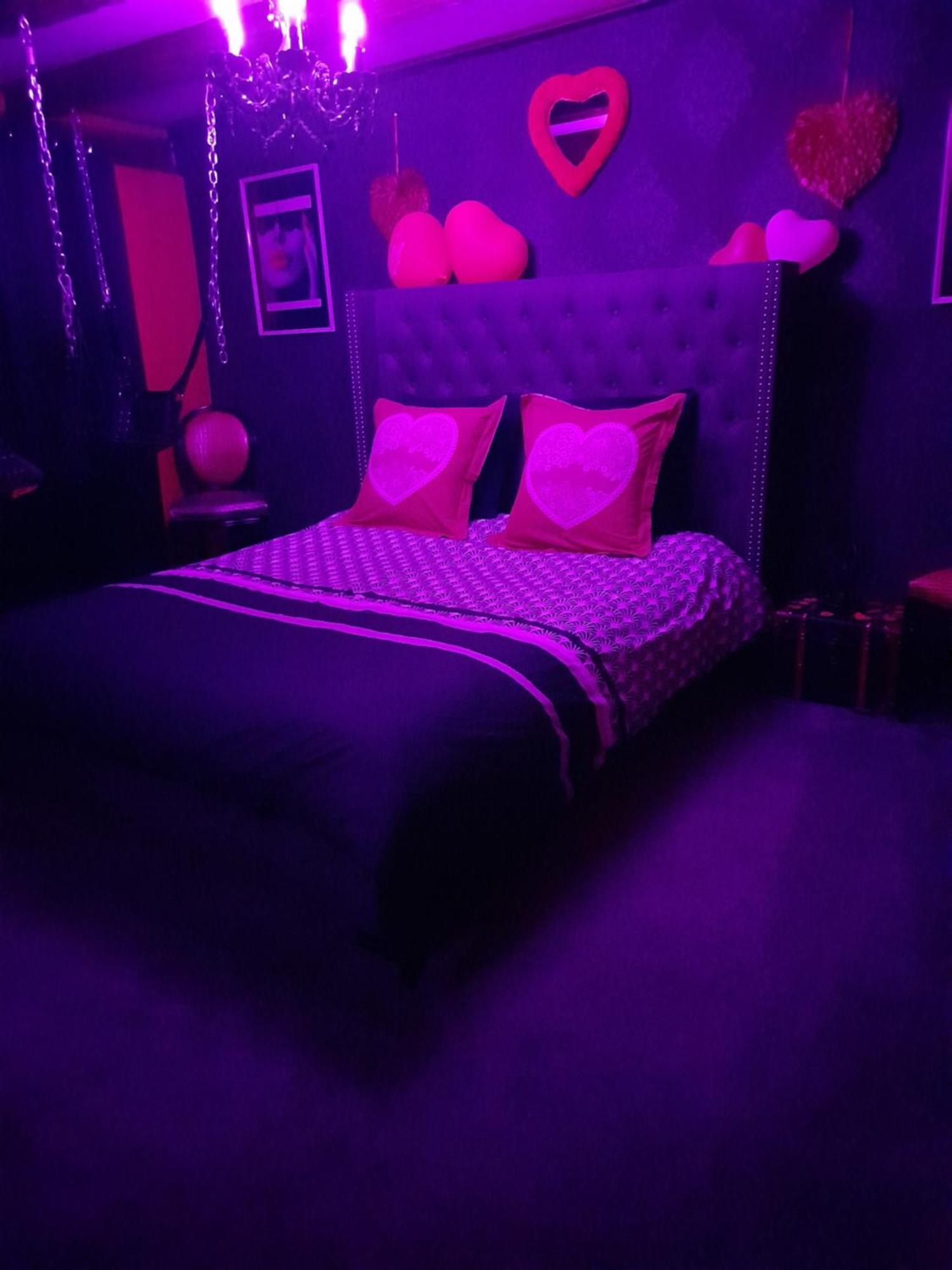 Love Room Le Rouge Et Noir Barr Eksteriør billede