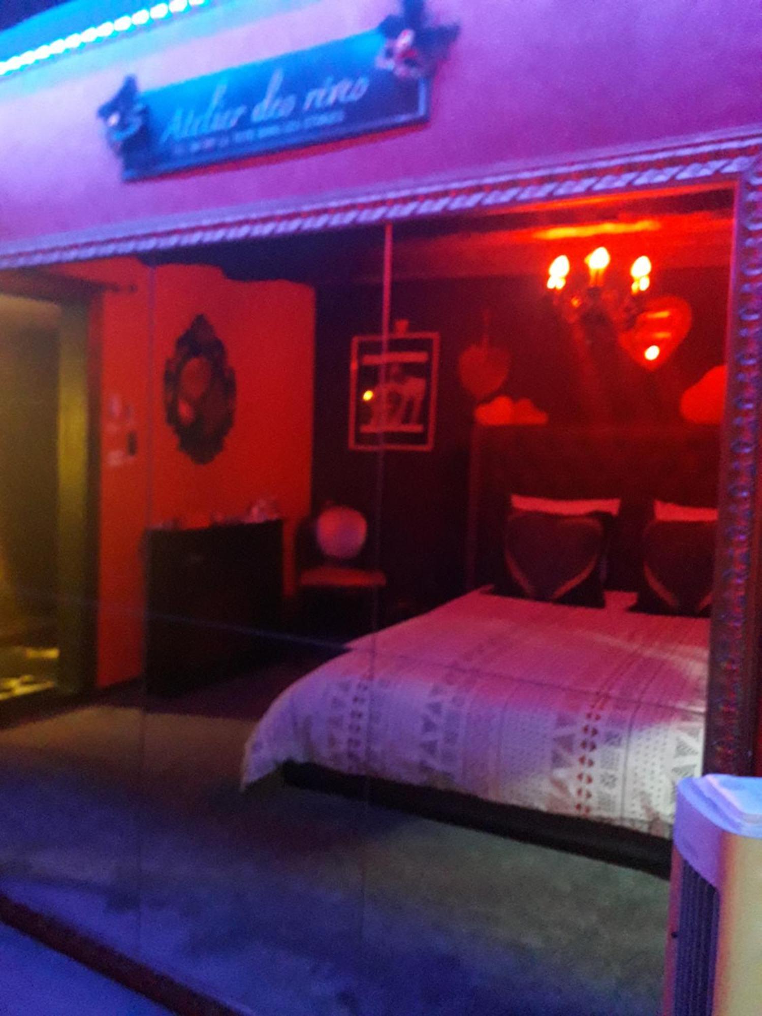 Love Room Le Rouge Et Noir Barr Eksteriør billede