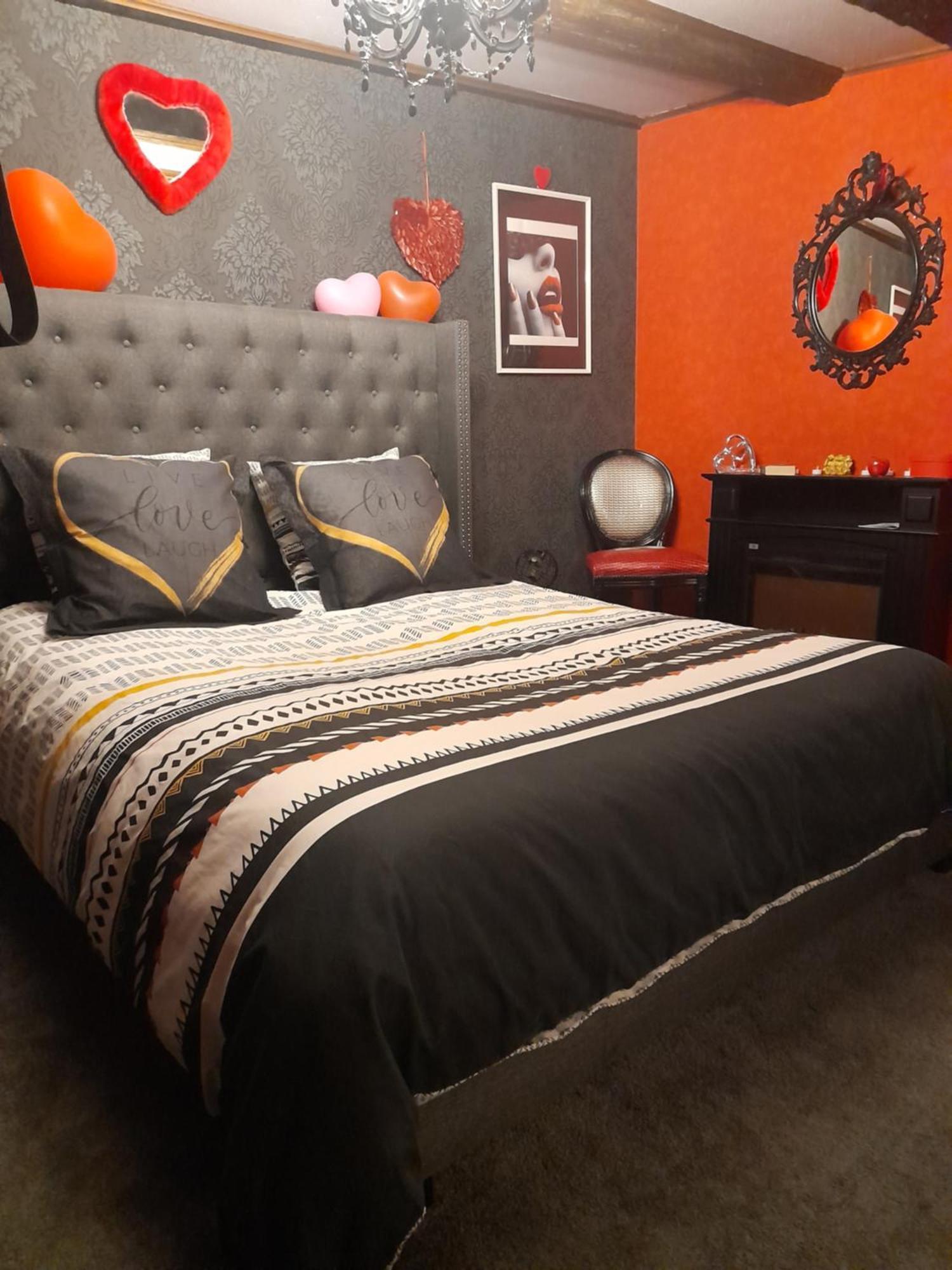 Love Room Le Rouge Et Noir Barr Eksteriør billede