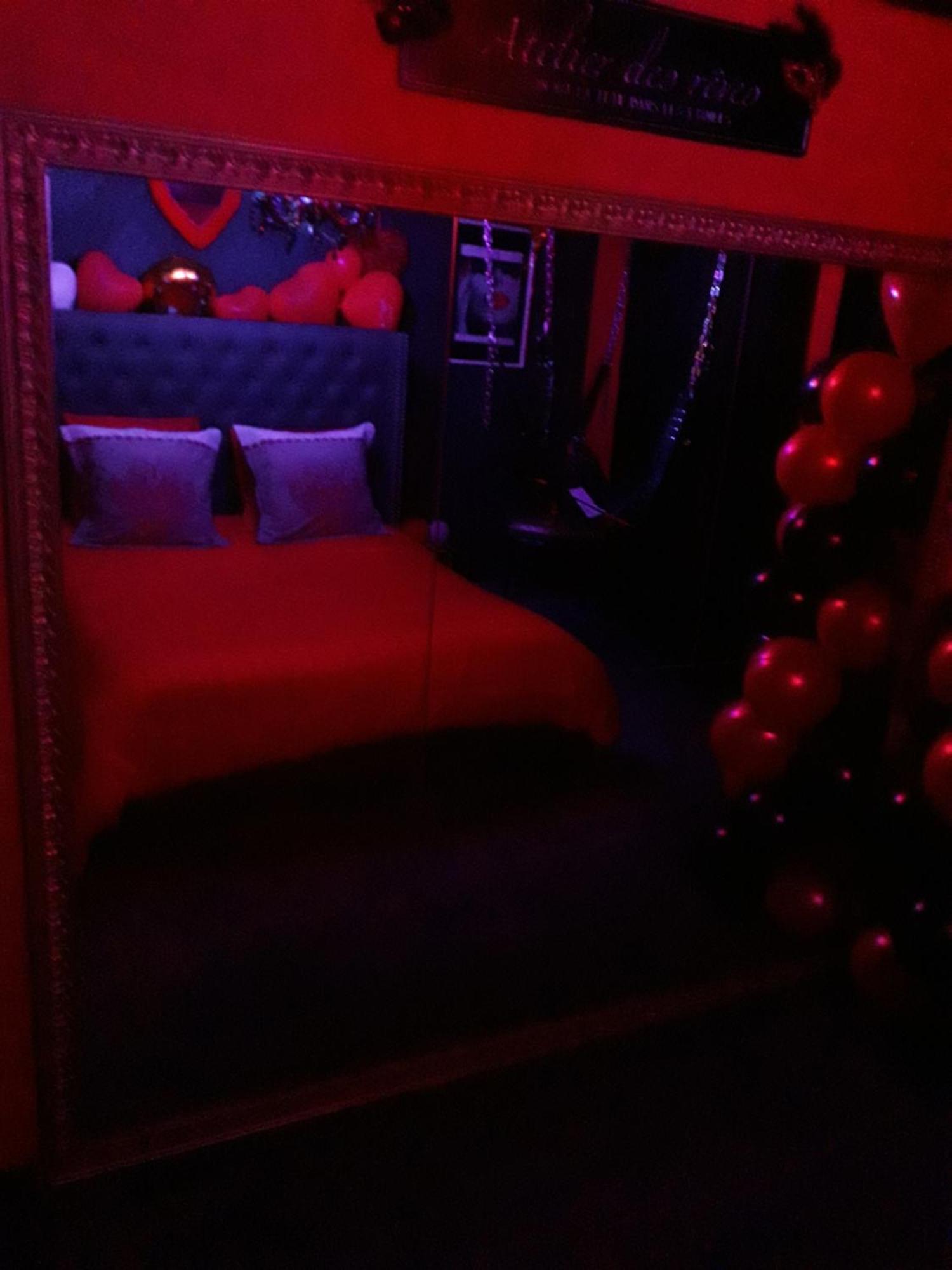 Love Room Le Rouge Et Noir Barr Eksteriør billede