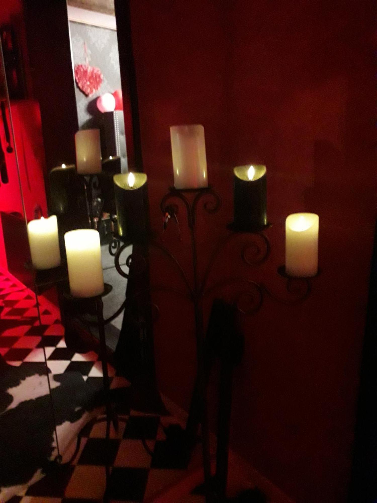 Love Room Le Rouge Et Noir Barr Eksteriør billede